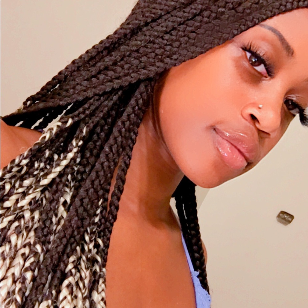 Meet your Posher, Amya